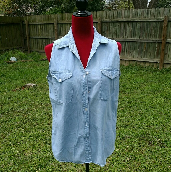 Button Down top - Picture 1 of 4